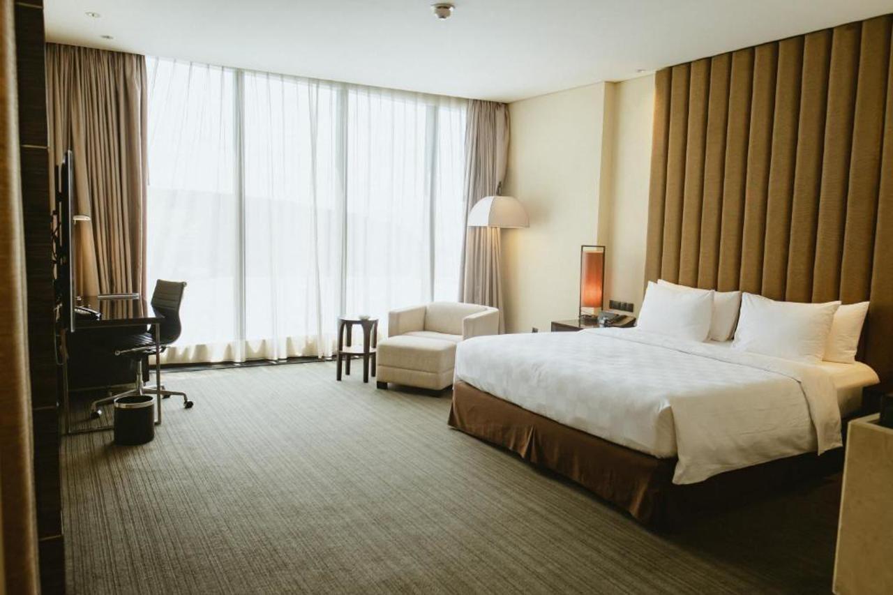 Po Hotel Semarang Eksteriør bilde