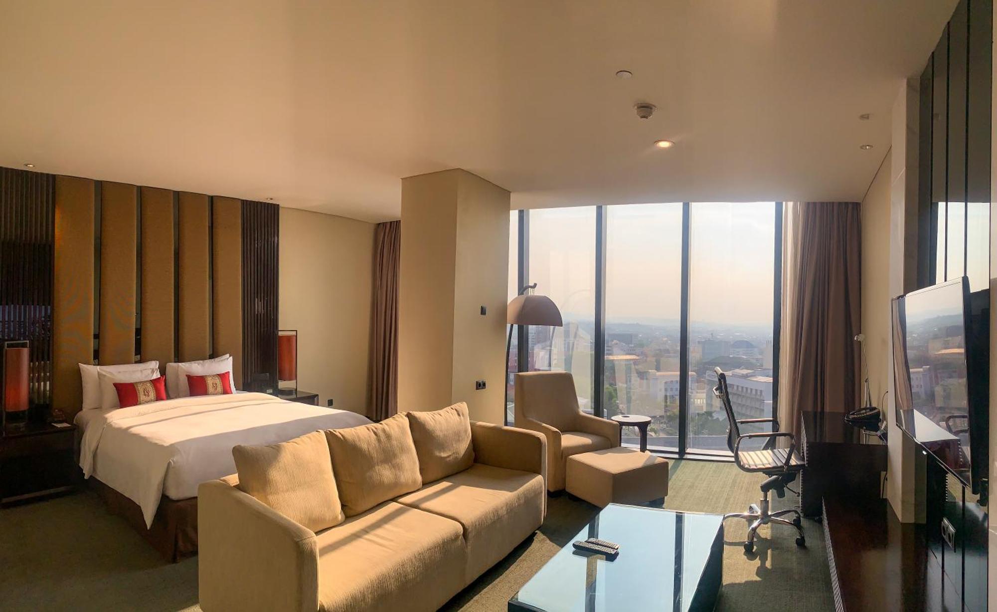 Po Hotel Semarang Eksteriør bilde